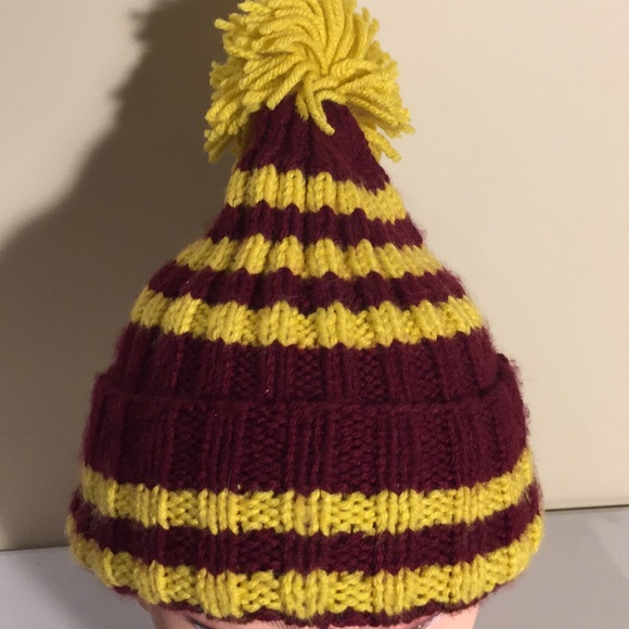 Hand Knit Child’s Winter Hat & 2 Pairs Mittens - Picture 3 of 12